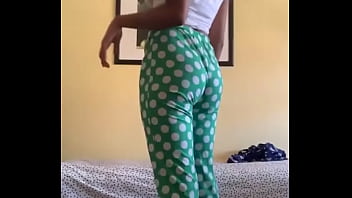 Bangladesh girl from New York twerk in front her mother and rub her nipple live on Instagram part - 4