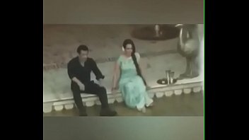Salman Khan grabs sexy ass of Sonakshi sinha 