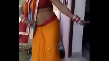 Son recording desi mther dance and upload for fantasy comments