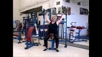 italiana Granny in the Gym R