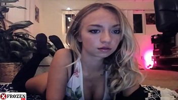 Hot babe webcam amateur - XFROZEN.COM