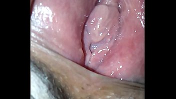 Close up del interior de la vagina de Sandy Candela o Cammy Temptation