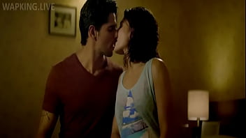 A Gentleman kiss scene HD(WapKing).mp4-