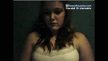 teen nerd girl showing her boobs,butt and pussy (low quality webcam)